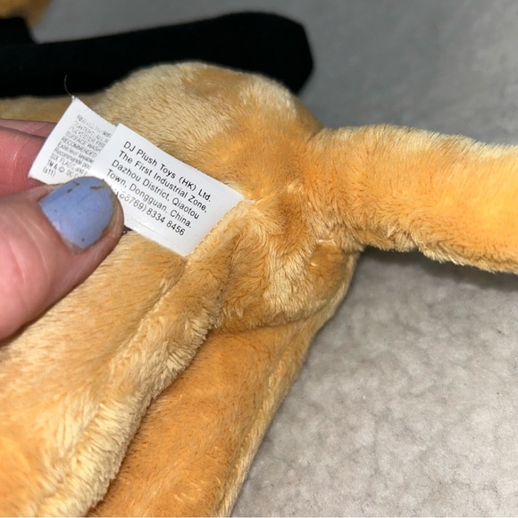 Batman dog 2010 Six Flags plush 10" x 15" dog in bat mask & cape - Picture 10 of 11